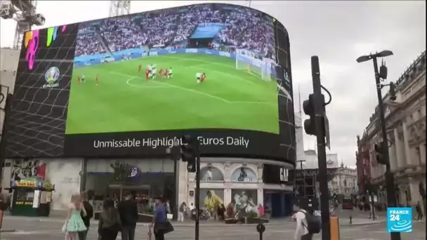 Les supporters anglais dans les starting-blocks pour la finale de l'Euro-2021 • FRANCE 24