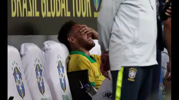 Brésil : Blessé, Neymar sort en larmes du terrain !