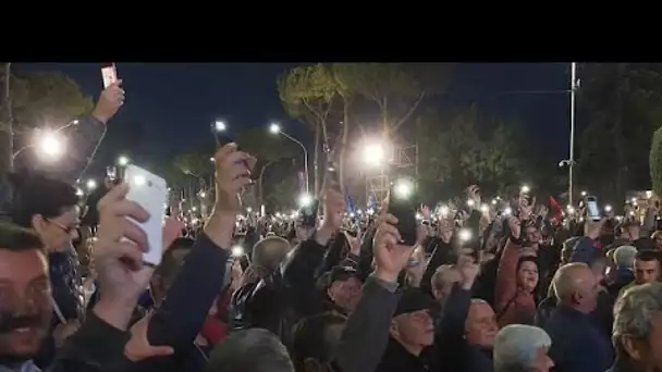 Albanie : l’opposition manifeste contre le gouvernement à Tirana