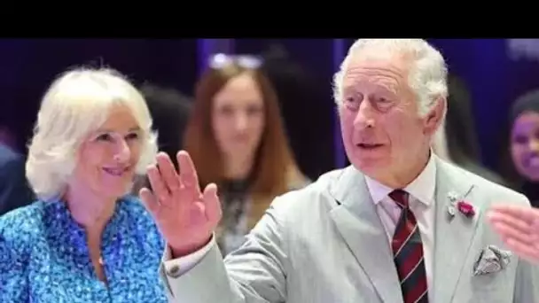 Le prince Charles et Camilla arrivent à la BBC au Pays de Galles quelques jours après la manifestati