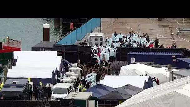 Royaume-Uni : le centre de migrants de Douvres au bord du chaos