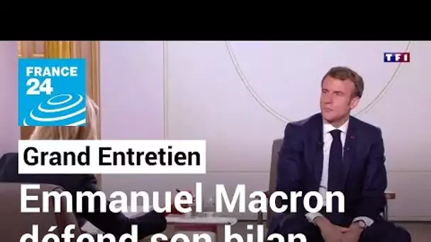 Emmanuel Macron défend son bilan sans officialiser sa candidature à la présidentielle