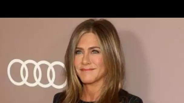 PHOTO Jennifer Aniston pose avec Courteney Cox et Lisa Kudrow et affole les fans de...