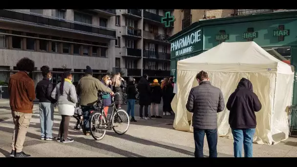 Retour des tests Covid : à Paris, comment une pharmacie s'adapte à la forte demande