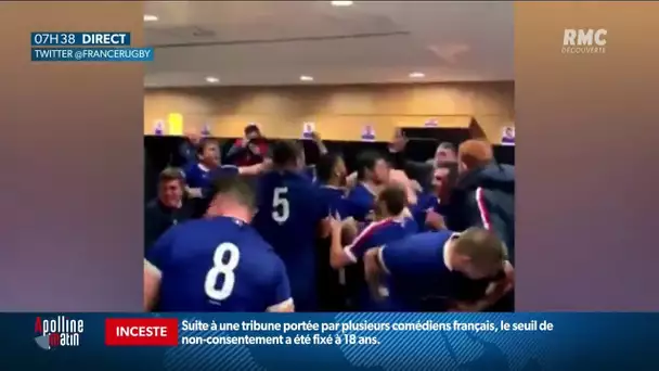 La joie du XV de France dans le vestiaire après la victoire contre l'Irlande