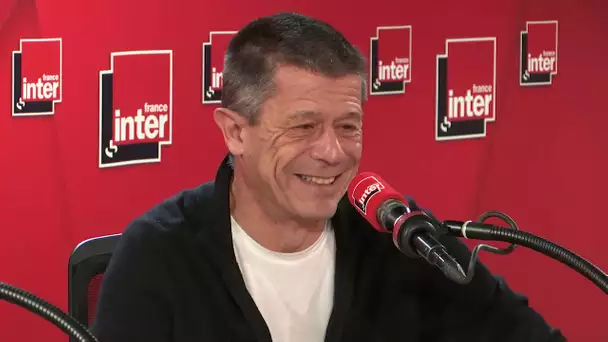 Emmanuel Carrère prépare l'adaptation du "Quai de Ouistreham" de F. Aubenas