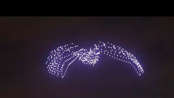 Des essaims de drones illuminent le ciel à Dubaï