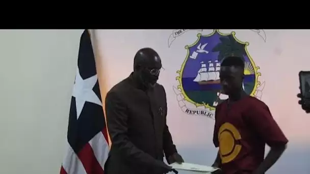 Liberia : un garçon qui avait trouvé puis restitué 50 000 dollars récompensé