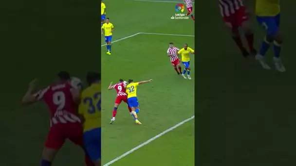 How you STOP that Ledesma? 🤯🧱 #shorts #laligasantander #cádiz