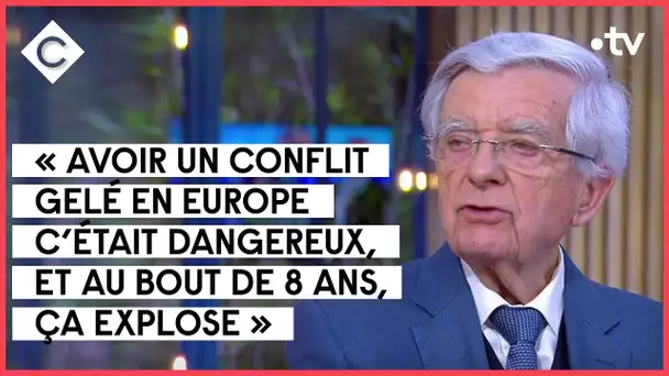 L'Europe tombe-t-elle dans un engrenage ?, avec Jean-Pierre Chevènement - C à Vous - 01/03/2022