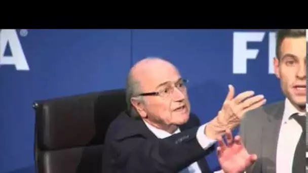 FIFA : une pluie de faux billets sur Sepp Blatter