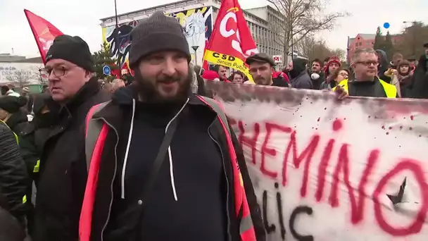 Cheminots, infirmières, enseignants... : ils ont manifesté à Lille contre la réforme des retraites