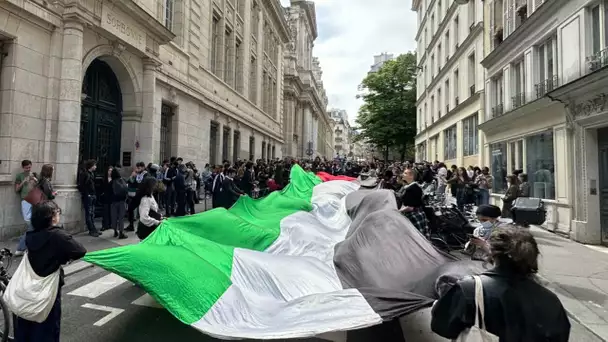 Intervention de la police dans la Sorbonne à Paris pour évacuer des militants pro-palestiniens