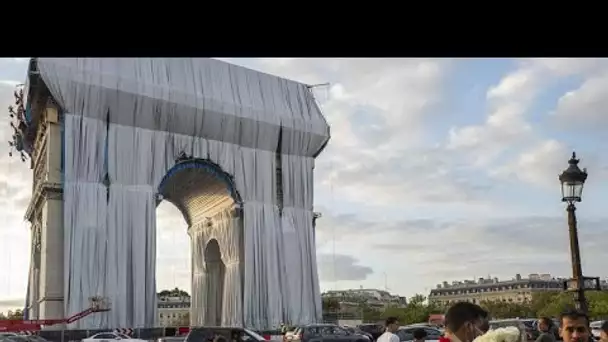 L'emballage de l'Arc de triomphe selon Christo