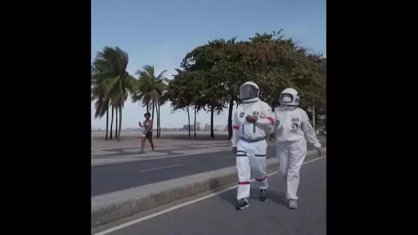 Des astronautes à Copacabana