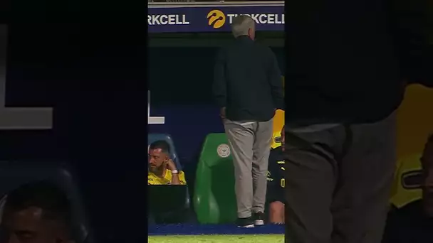 😂 Mourinho et Fred morts de rire sur le banc à Fenerbahçe ! #shorts