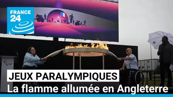 La flamme olympique allumée en Angleterre, berceau des Jeux paralympiques • FRANCE 24