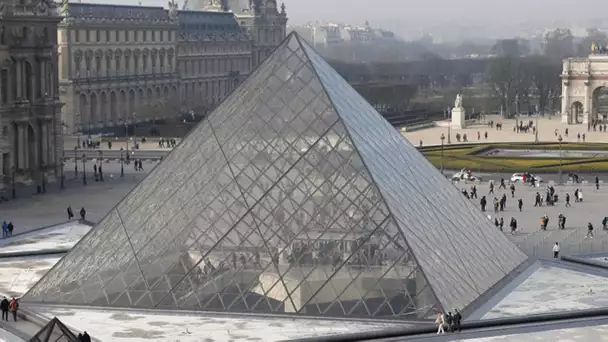 29 mars 1989 : l'inauguration de la pyramide du Louvre