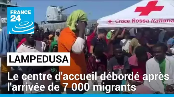 7 000 migrants à Lampedusa : le centre d'accueil débordé • FRANCE 24