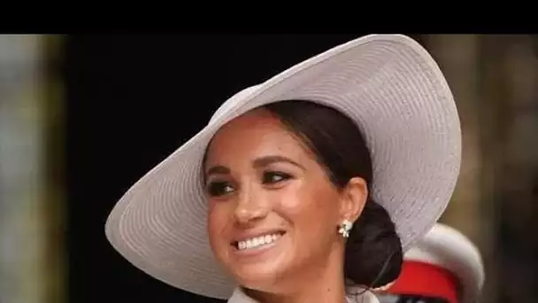 Meghan condamnée comme « délirante » par des initiés furieux du palais alors que les Sussex débarque