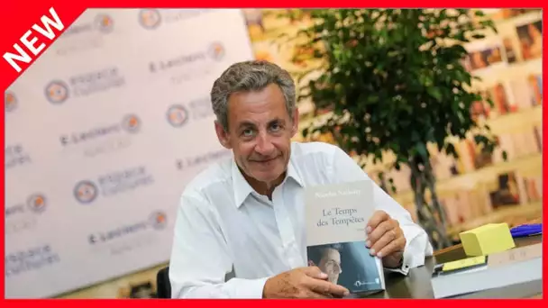 ✅  Nicolas Sarkozy star des librairies : il se frotte les mains