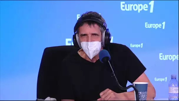 EXTRAIT - Quand Julien Clerc évoque l'importance de conserver la jeunesse de sa voix