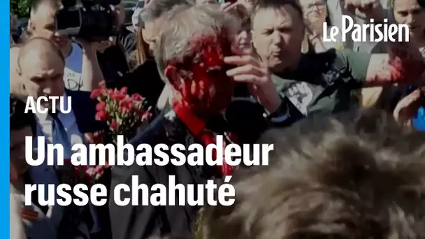 Pologne : l’ambassadeur russe aspergé de faux sang par des manifestants pro-ukrainiens