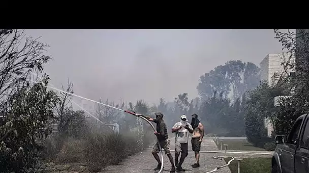 La Grèce lutte contre les flammes : touristes évacués en urgence face à la menace des incendies