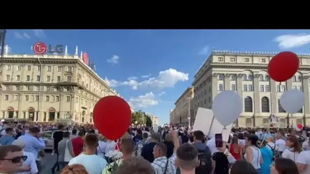 A Minsk, des milliers de manifestants réclament le départ d'Alexandre Loukachenko