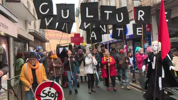 A St Gaudens, 500 personnes défilent pour demander la réouverture immédiate des lieux culturels