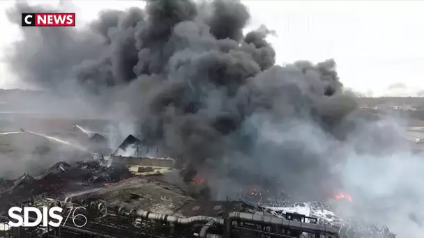 Les impressionnantes images de l'incendie de Rouen vu du ciel