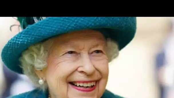 Elizabeth II : on sait ENFIN ce qu’elle cache dans ses sacs à main !