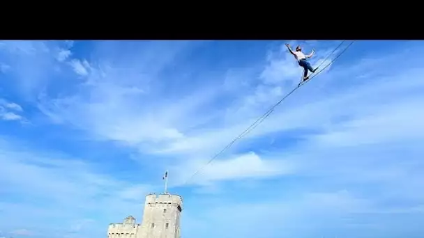 [NO COMMENT] Un funambule-artiste suspendu à 50 mètres au dessus du port français de la Rochelle