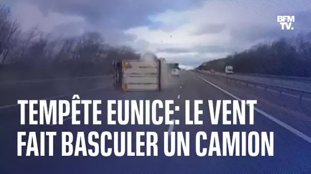 Tempête Eunice: le vent fait basculer un camion sur une autoroute britannique