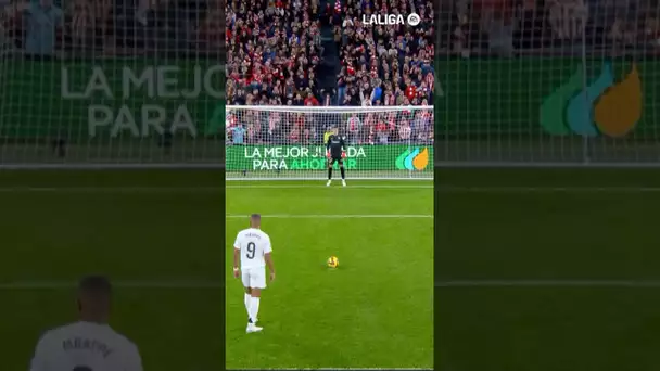 Agirrezabala stops MBAPPÉ’s penalty 😳