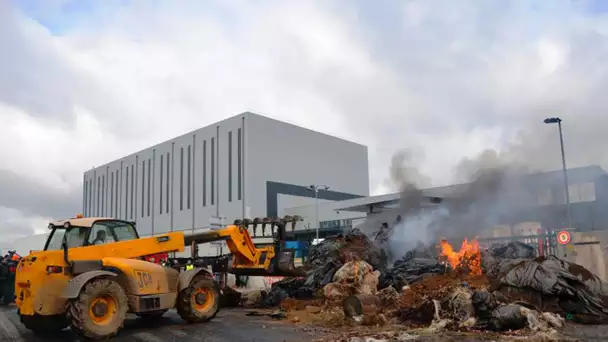 En Gironde, le blocage de la centrale d’achats de Leclerc, symptôme du désespoir des agriculteurs