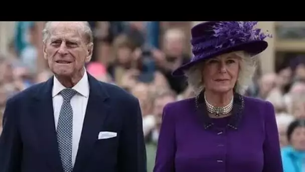 Camilla "sent que le prince Philip était son modèle" et suit sa "devise"