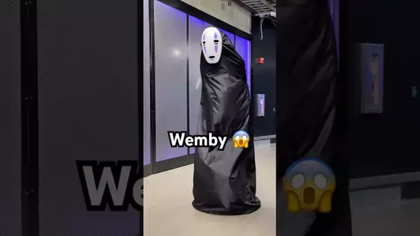 Wemby arrives as No-Face for Halloween 🎃