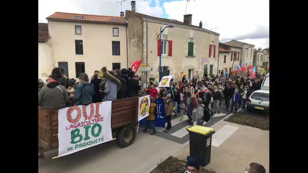 Jean-Luc Mélenchon dans le Marais poitevin pour soutenir les anti-bassines