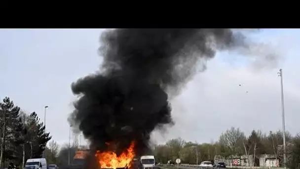 Retraites : la colère ne faiblit pas, routes bloquées et transports perturbés