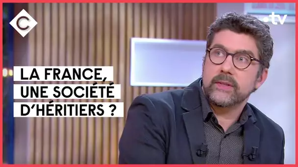 Clément Dherbecourt, Bernard Guetta - C à Vous - 27/01/2022