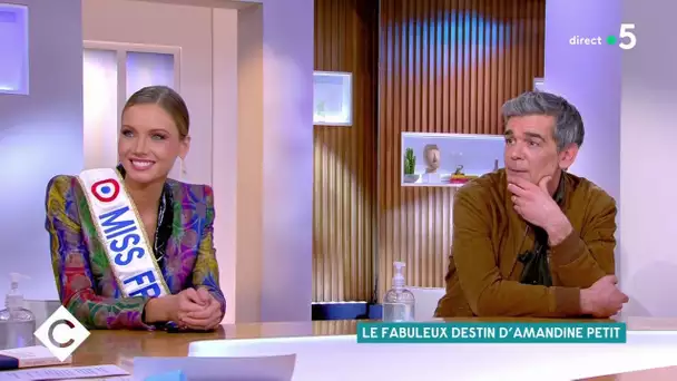 Miss France et Xavier de Moulins ! - C à Vous - 15/01/2021