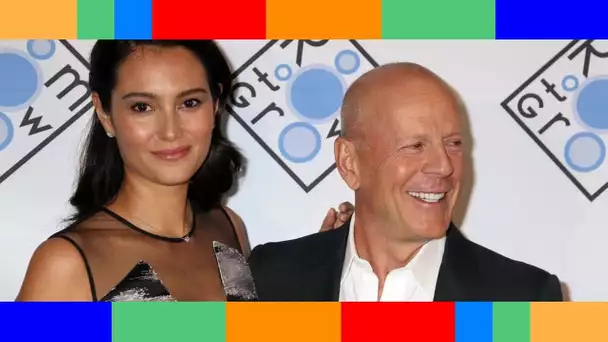 "Un couple assez sain jusqu'à ce que…" La femme de Bruce Willis partage de très surprenants clichés