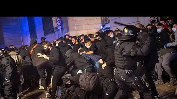 Violents affrontements à Barcelone, lors d'une manifestation contre les mesures de restriction