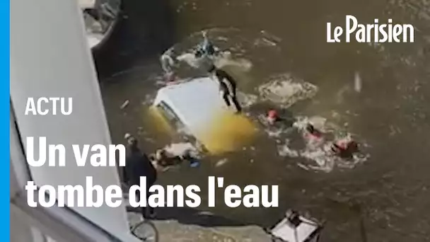 Une camionnette avec neuf touristes tombe dans un canal à Amsterdam