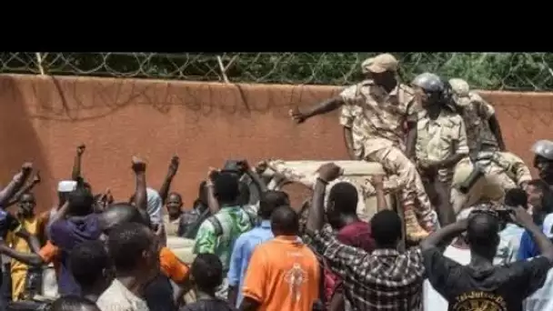 Niger : des milliers de manifestants devant l'ambassade de France à Niamey, Paris condamne