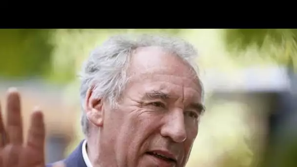 François Bayrou sans masque dans un aéroport : l’image fait réagir