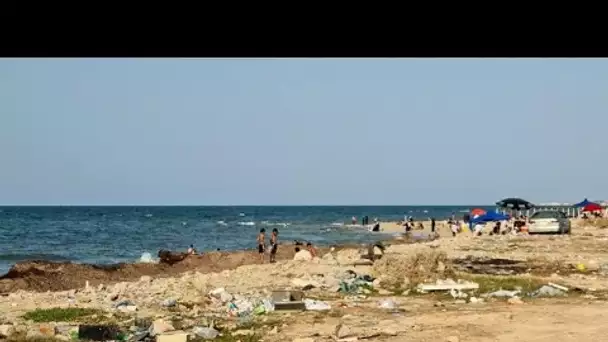 A cause de la pollution de la mer, les Libyens de Tripoli vivent dans une "prison estivale"