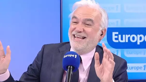 "Ils m’ont fait penser à des élèves écervelés" : Christophe tacle LFI face à Pascal Praud