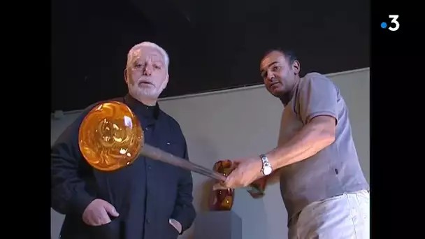 Paco Rabanne mélange son travail avec un verrier de Valbonne dans une exposition en 2007